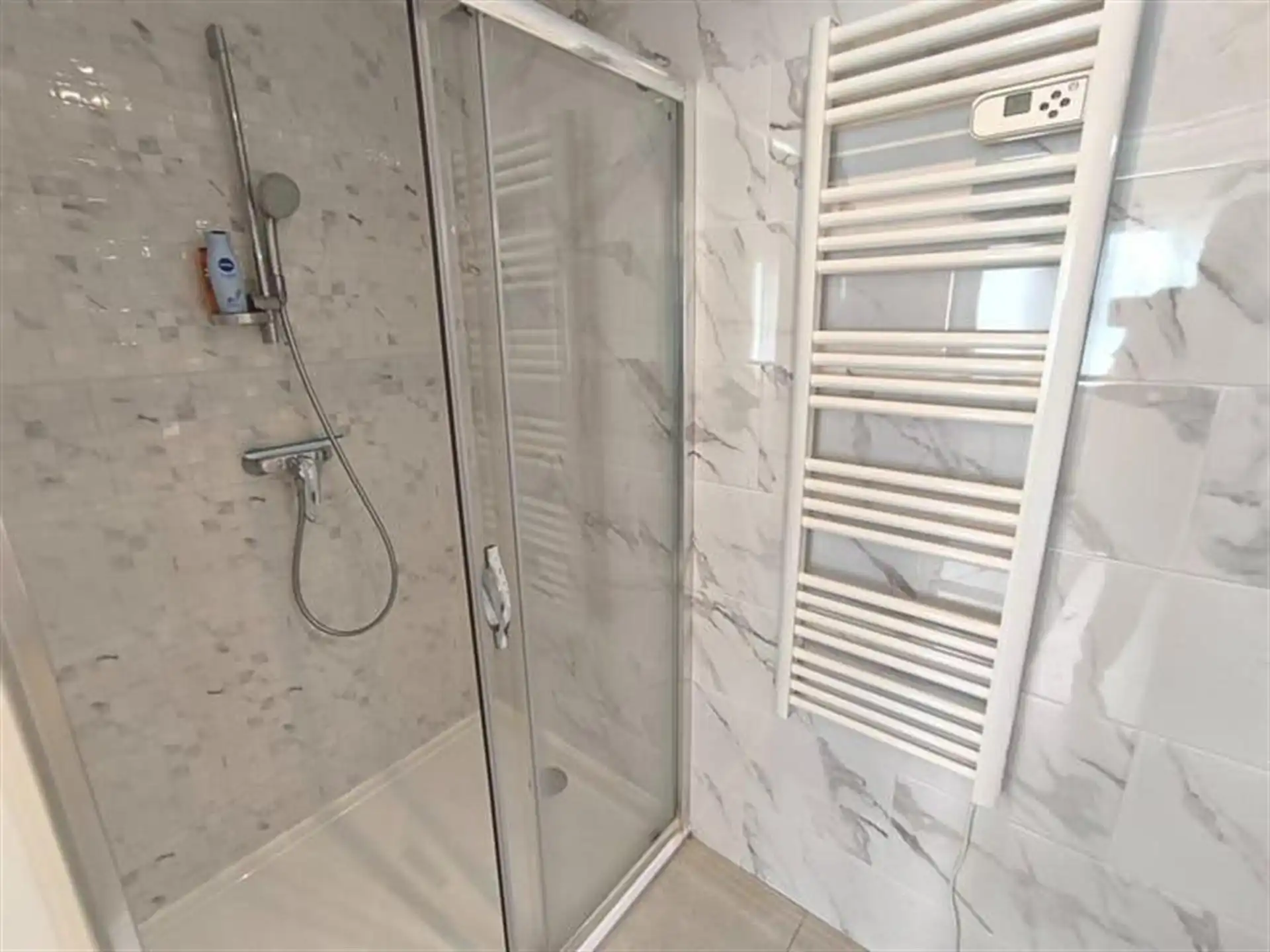 Ruim 2 slaapkamer appartement met zonnig terras.  foto 11