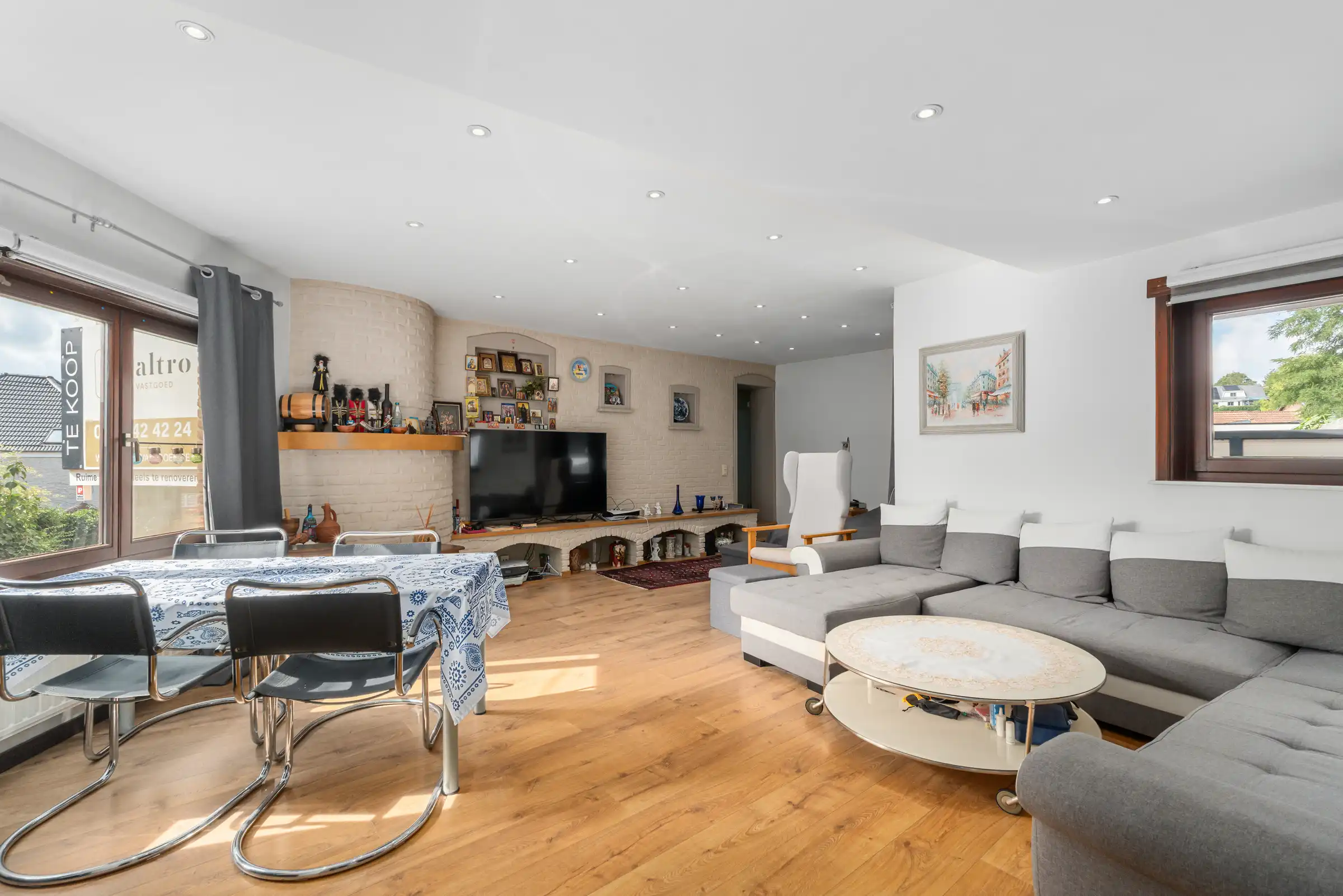 Ruime woning met renovatie foto 2