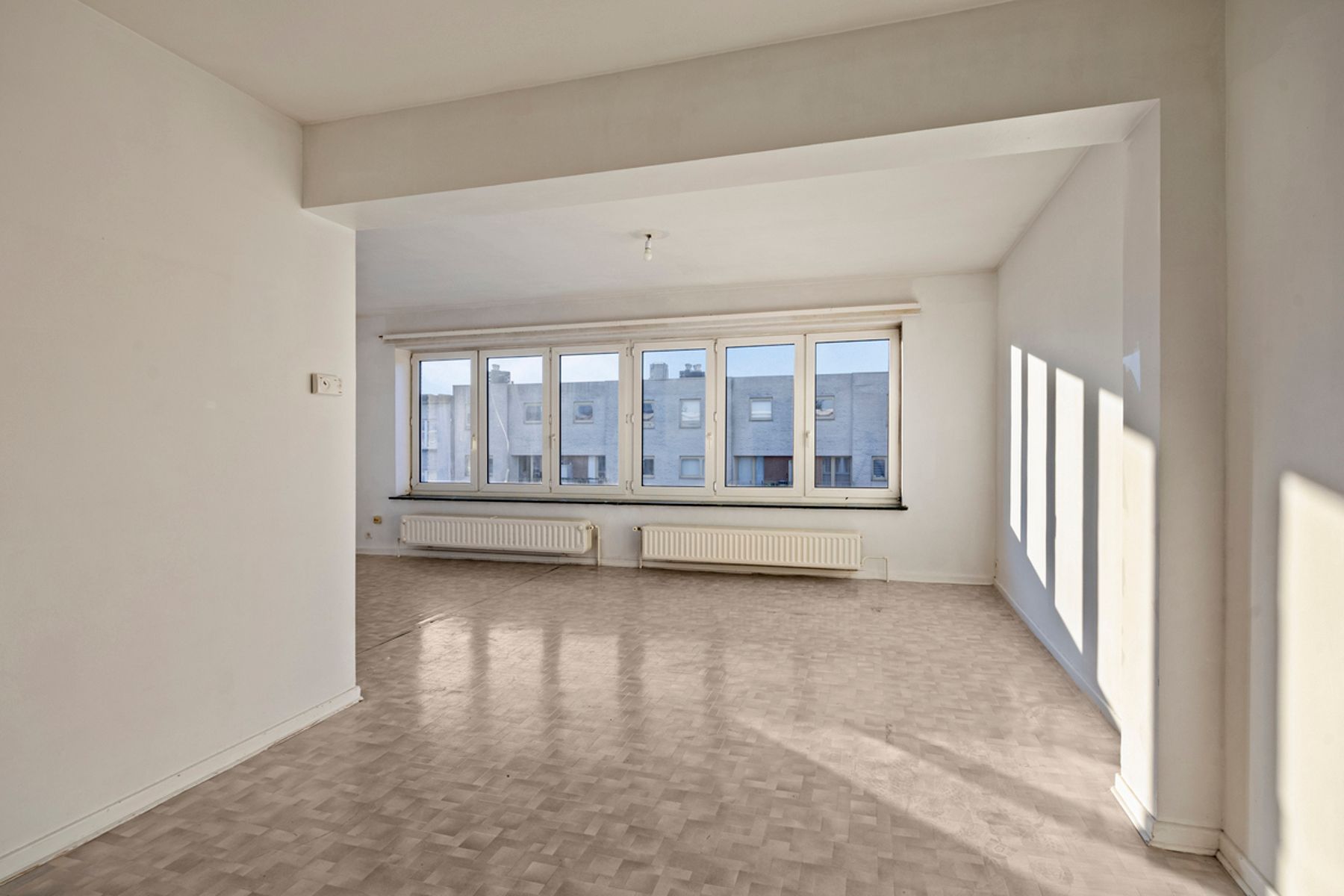 Lichtrijk en Ruim Appartement met 2 Slaapkamers – Topligging foto 5