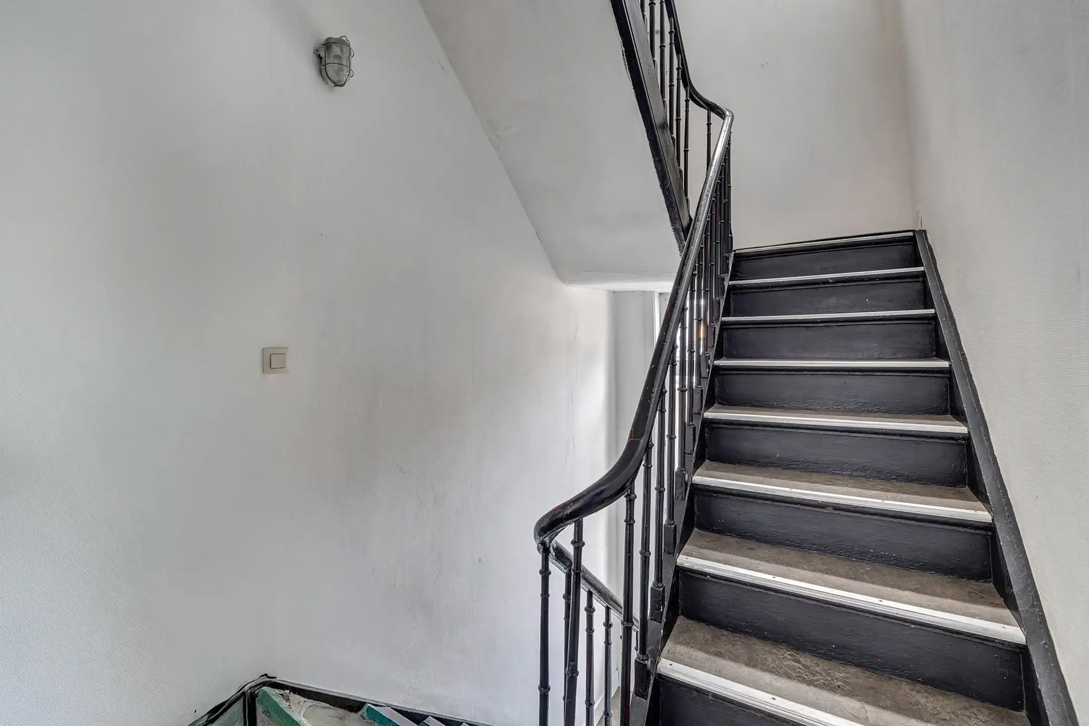 Appartementsgebouw met handelsgelijkvloers in Molenbeek foto 13