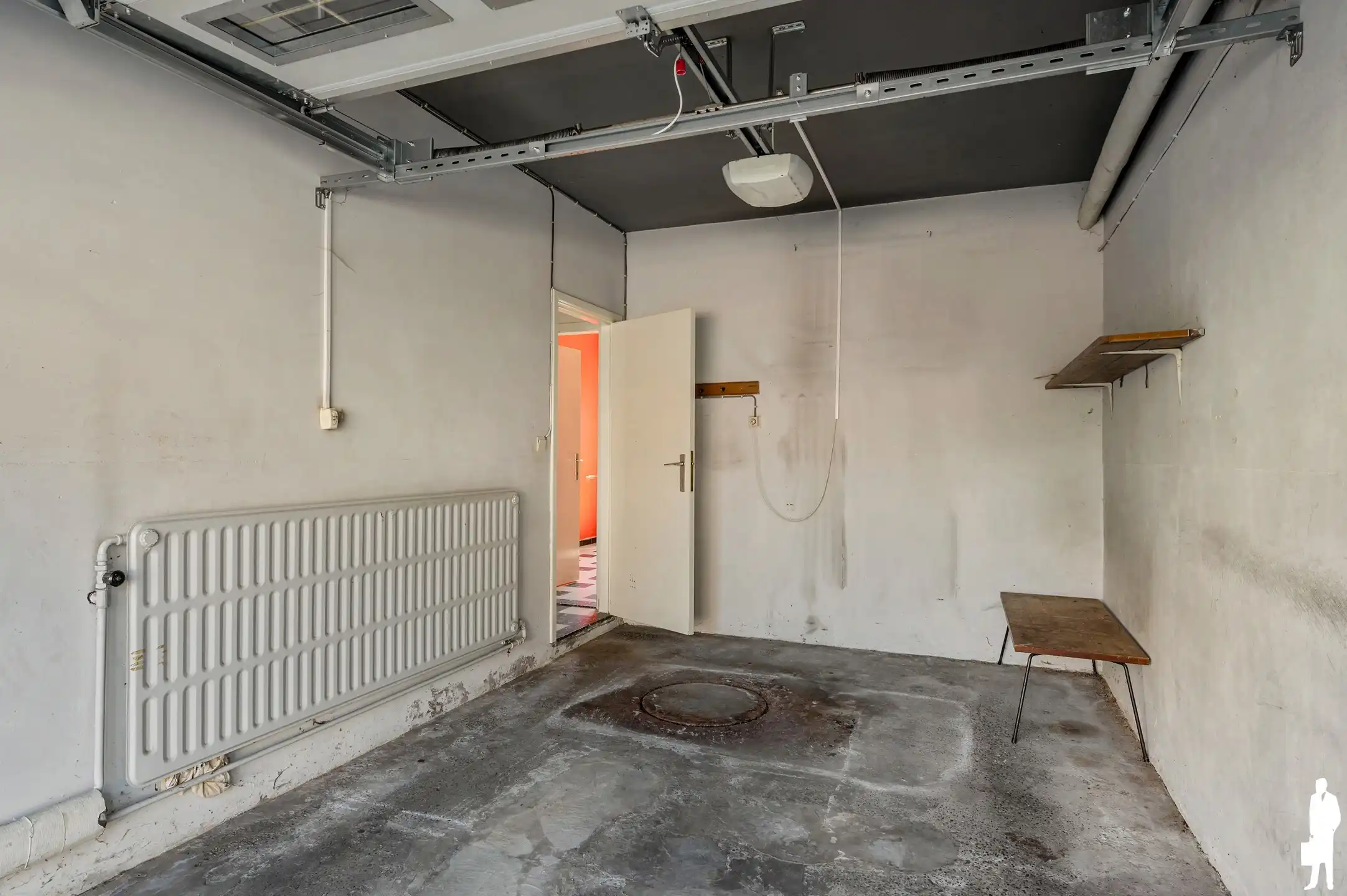 Verrassend ruime te renoveren gezinswoning met 4 slaapkamers, garage, tuin en grote zolder in centrum Essen foto 9