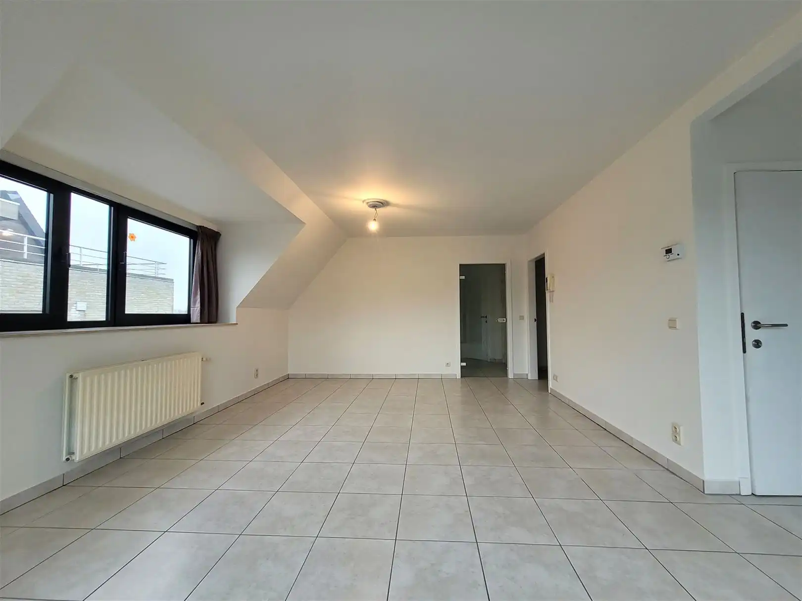 Ongemeubeld 2 slaapkamerappartement foto 5