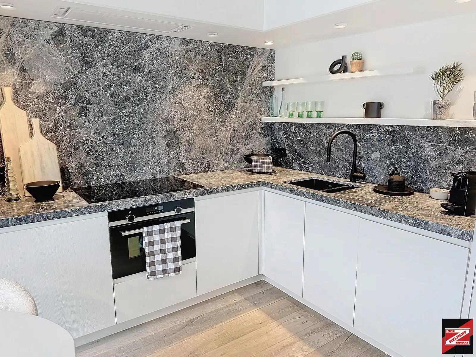 Penthouse te koop foto {{pictureIndex}}