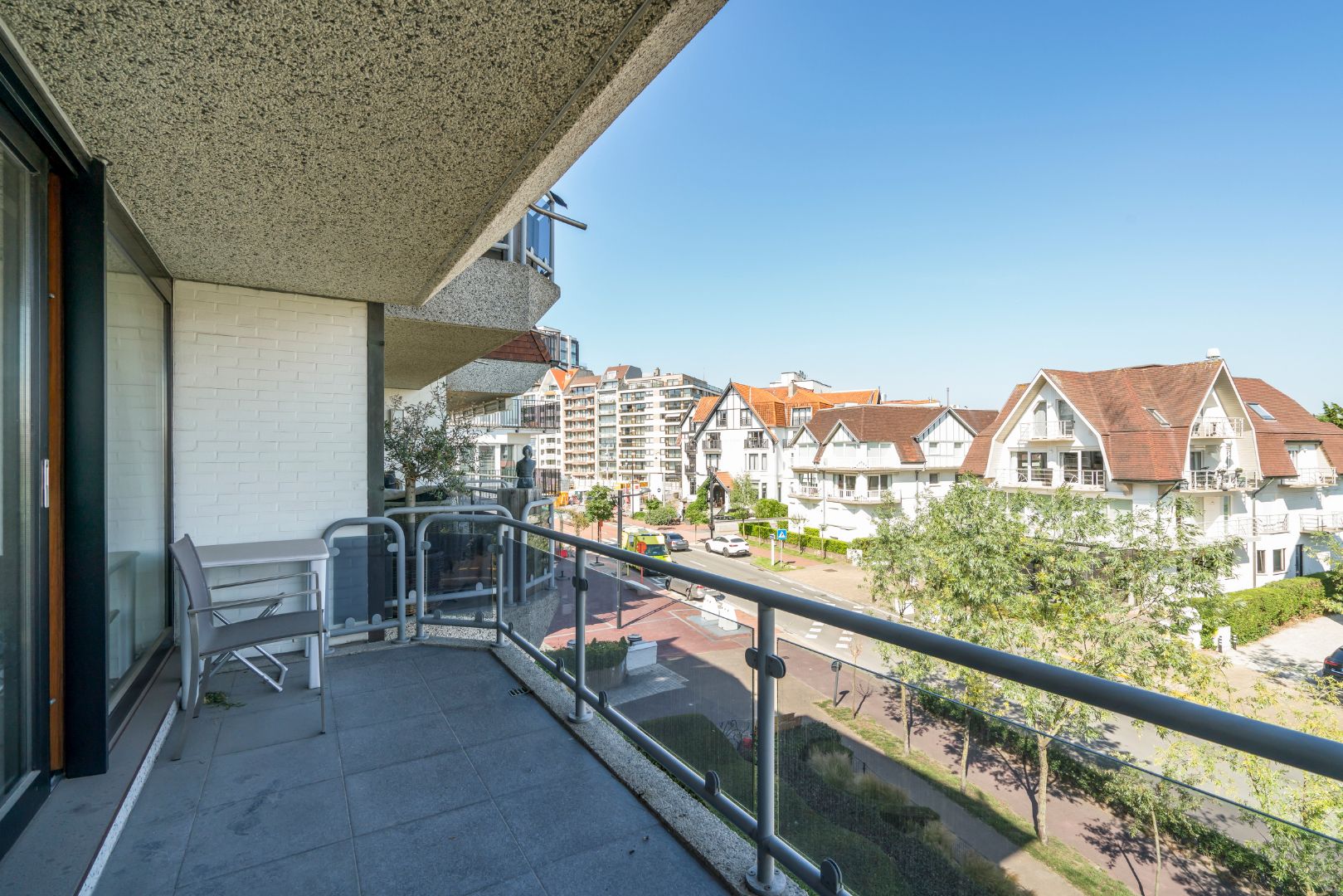 Ruim appartement op een steenworp van het Albertplein foto 4