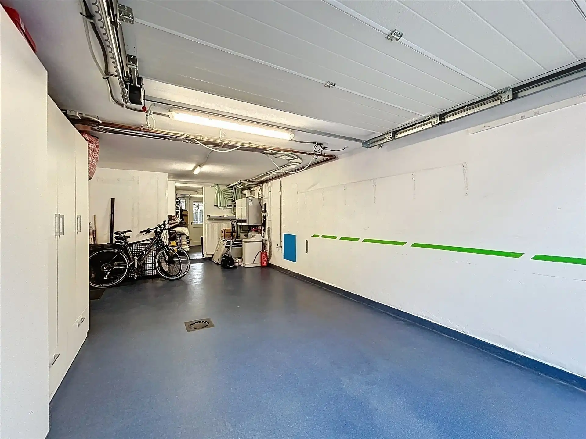 Moderne gezinswoning met 3 ruime slaapkamers en inpandige garage! foto 19