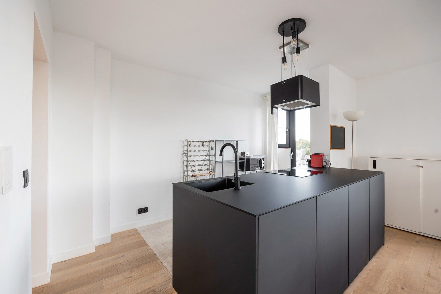 Uiterst kwalitatief gerenoveerd appartement ±90m² vlakbij park Den Brandt foto 2