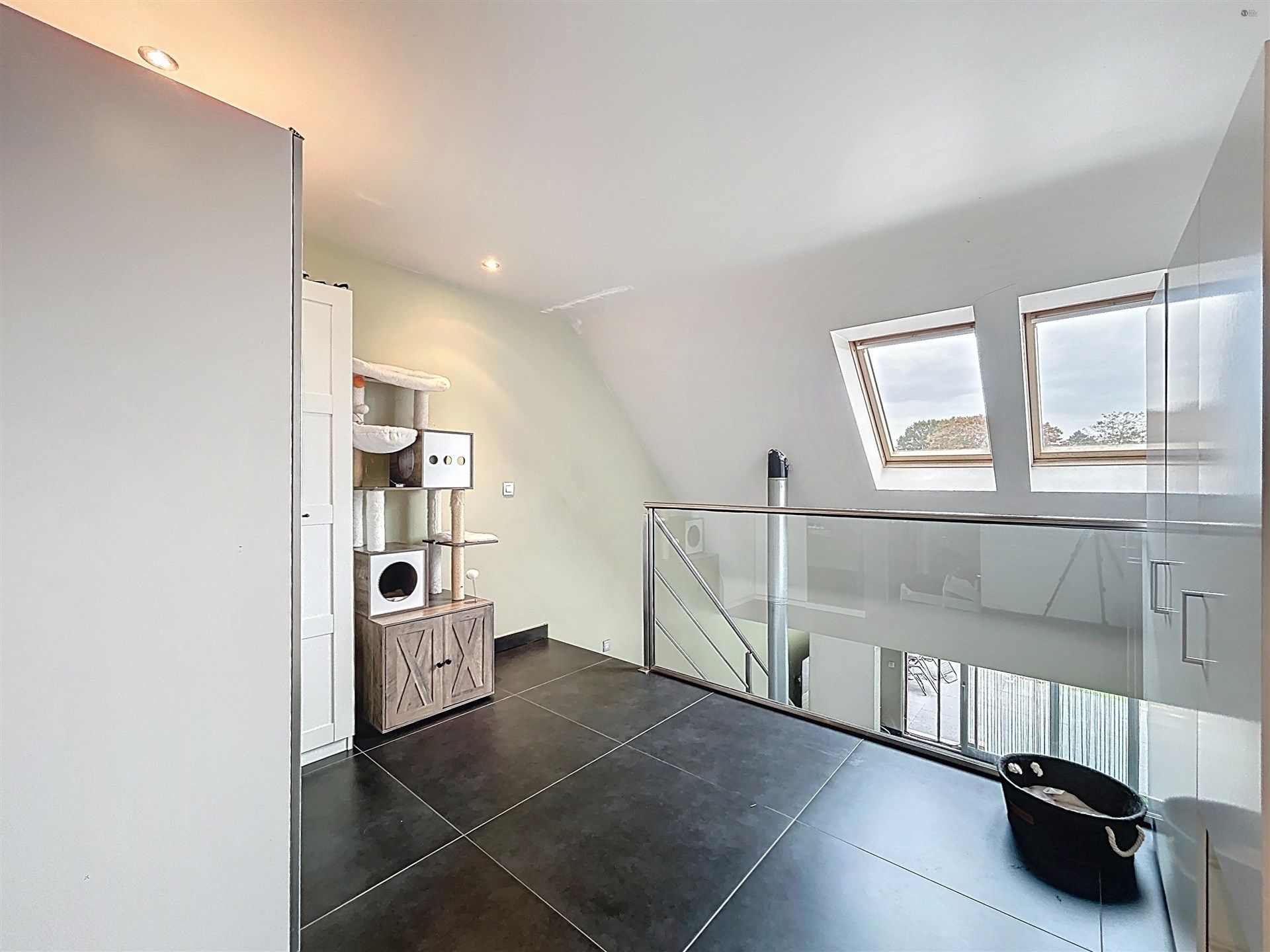 recente gezinswoning met 4 slaapkamers op perceel van 462m² foto 8