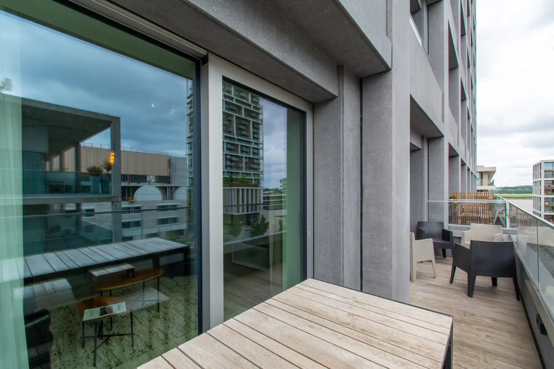 Gezellig gemeubeld 2-slaapkamer appartement met groot terras foto 7