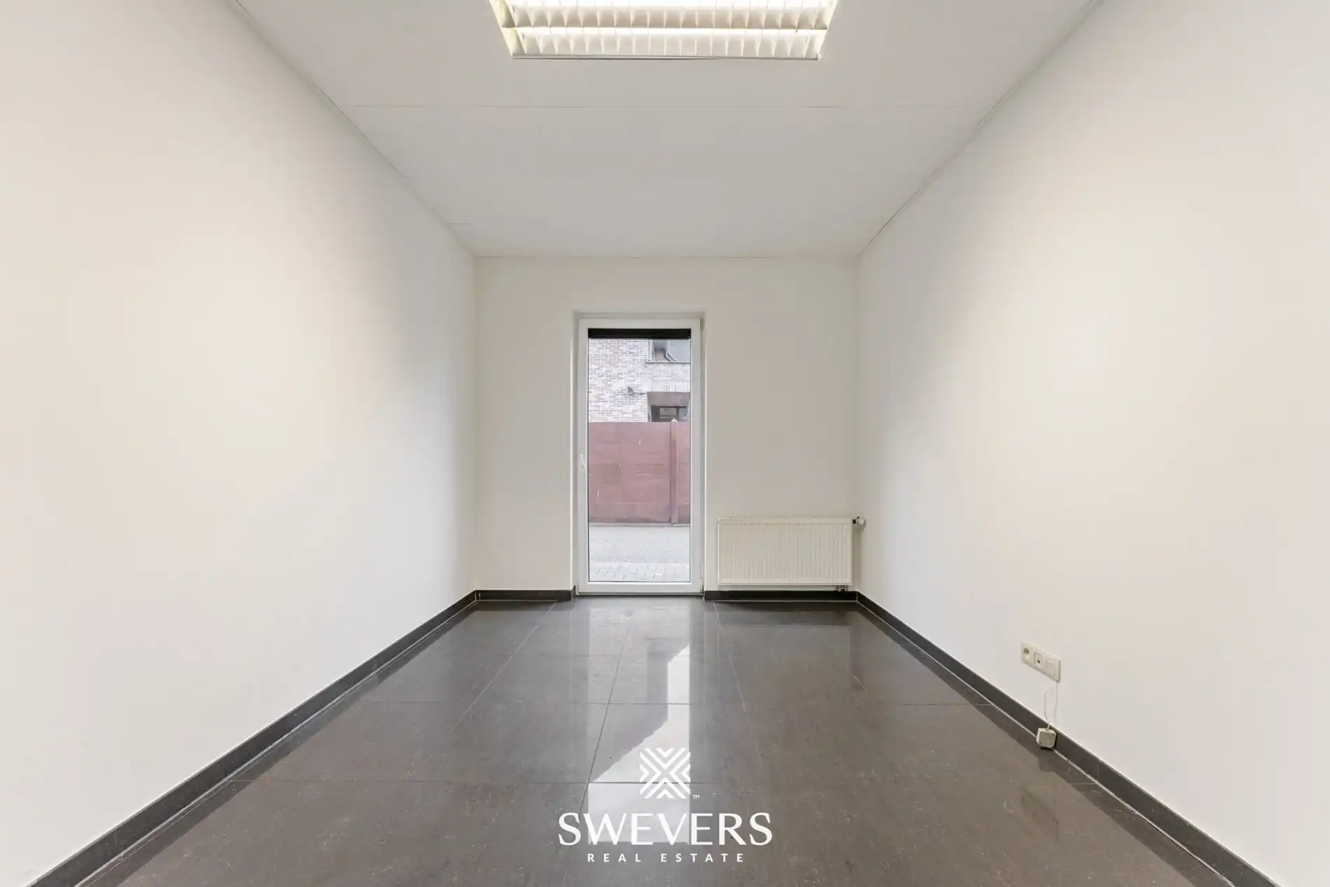 Instapklaar handelspand op toplocatie in Heusden-Zolder foto 10