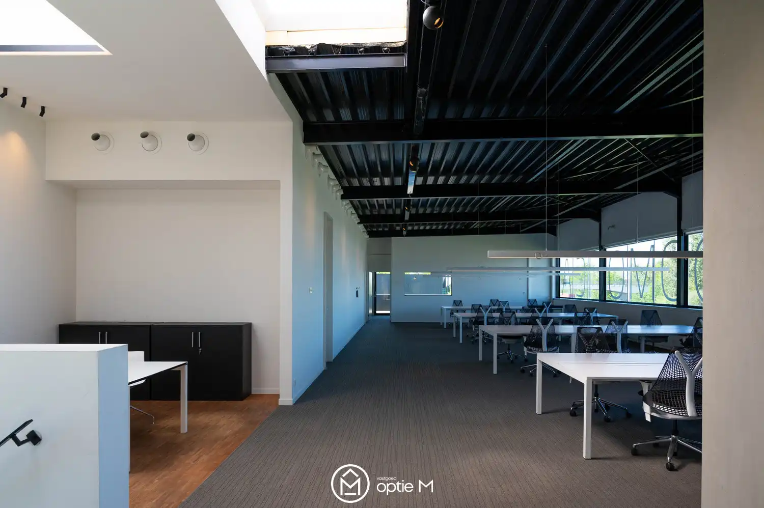 Moderne kantoorelementen te huur in Paal – 308m² met 24 parkeerplaatsen op een uitstekende locatie. foto 4
