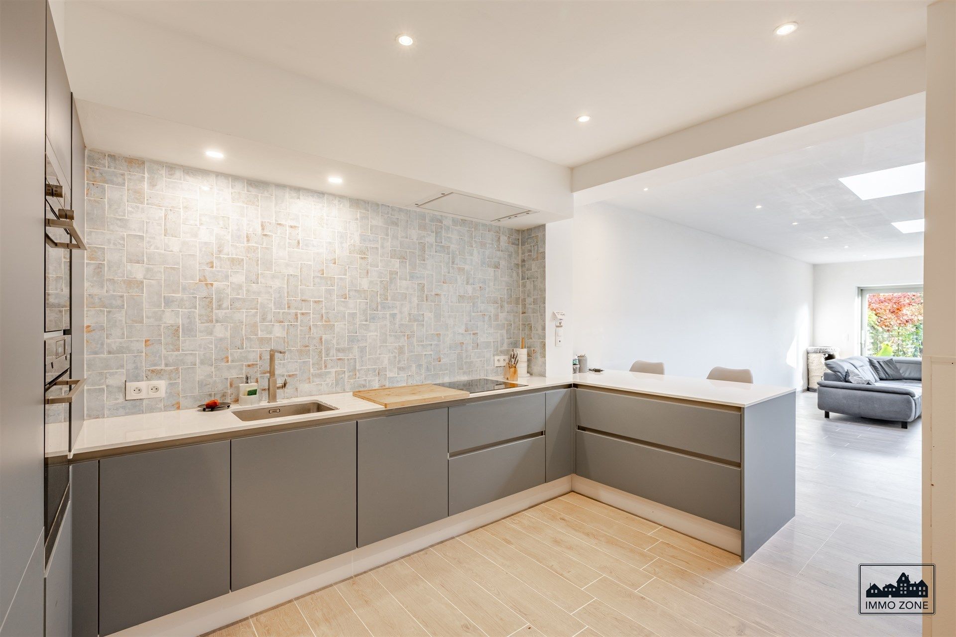 Instapklare, aangename rijwoning op centrale locatie! foto 4