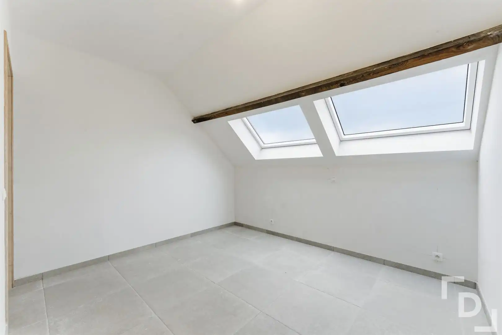 Nieuwbouwappartement met 2 terrassen te koop in centrum Ieper. foto 10