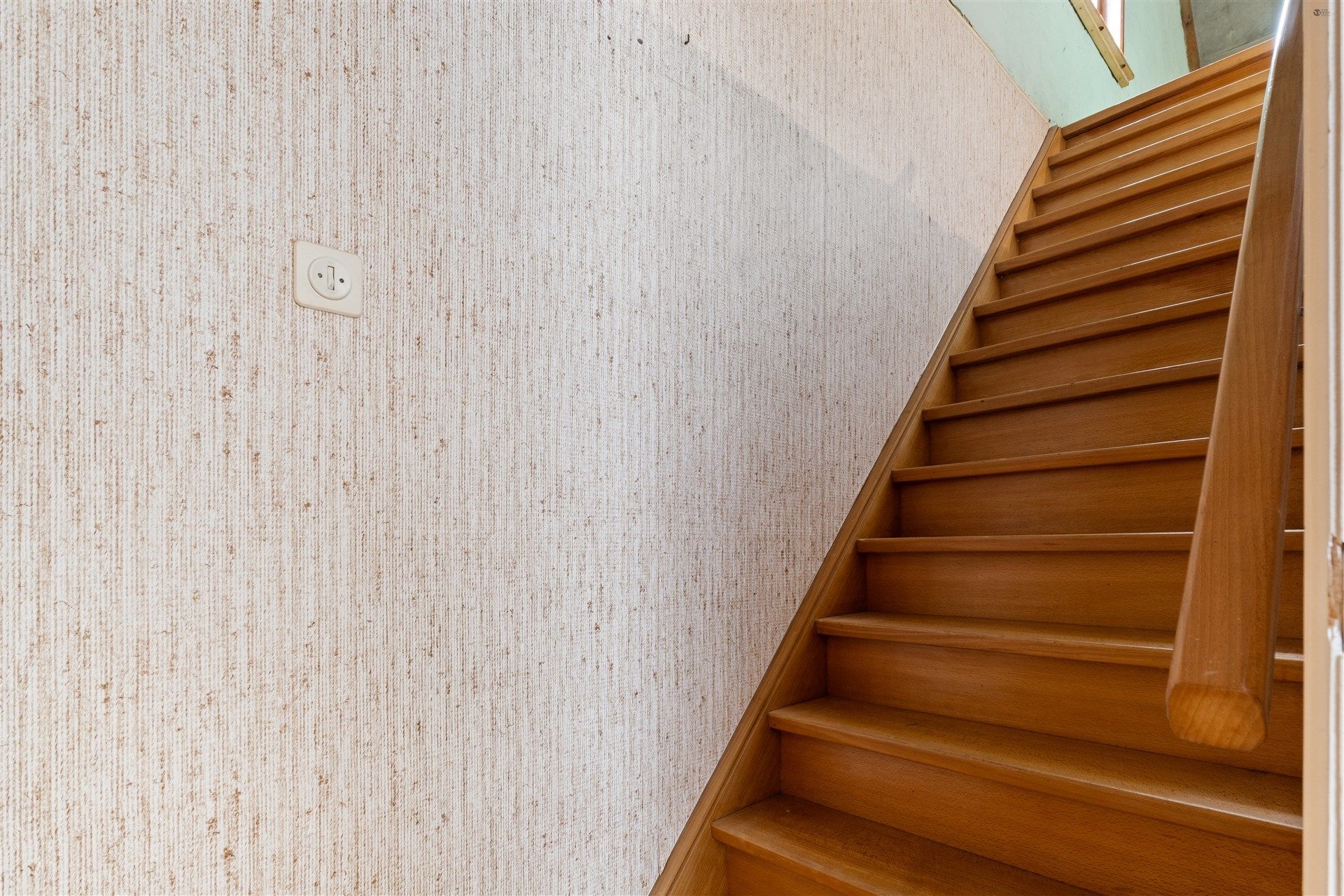 Ruim te renoveren halfopen bebouwing foto 18