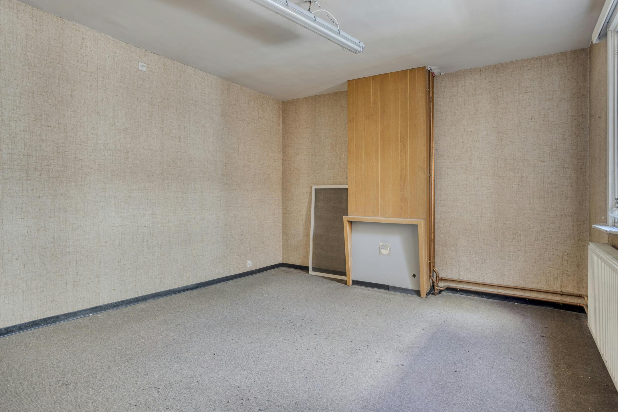Huis met handelsruimte te koop in centrum Roeselare foto 9