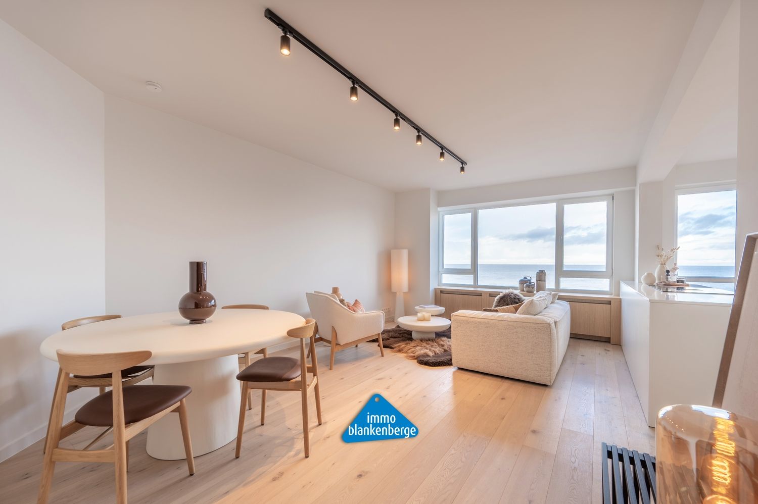 Luxeus appartement met 3 slaapkamers op de Zeedijk in Blankenberge met adembenemend zeezicht foto 7