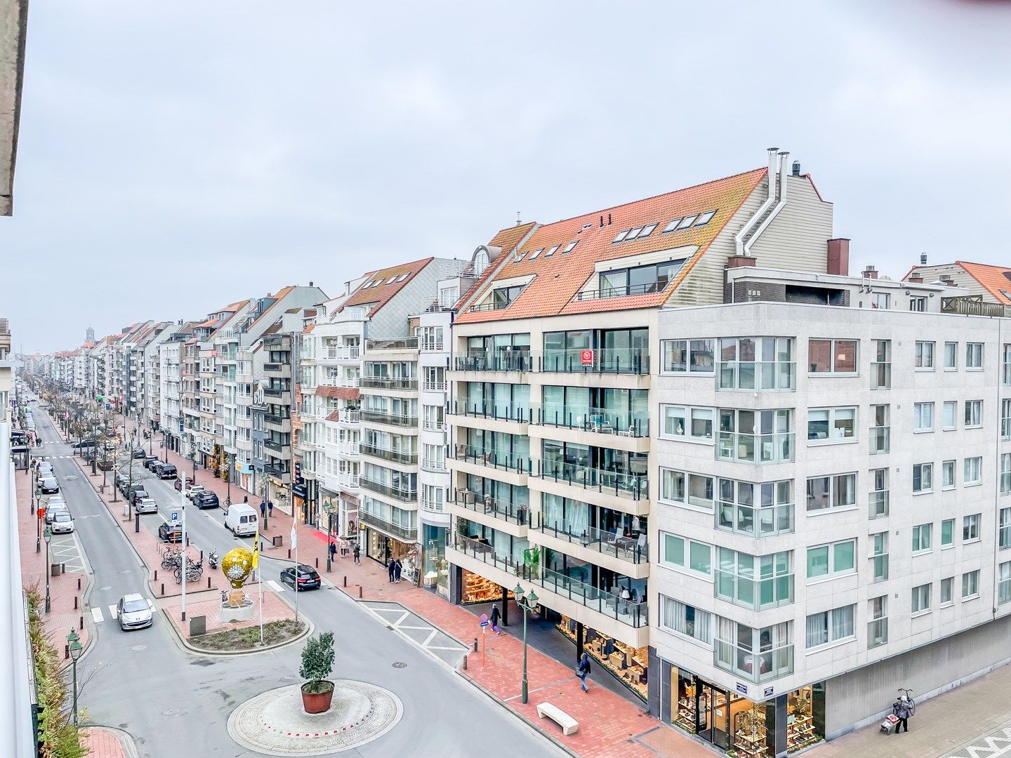 Mooi vernieuwd één slaapkamerappartement gelegen aan de zonnekant van de Lippenslaan. foto 4