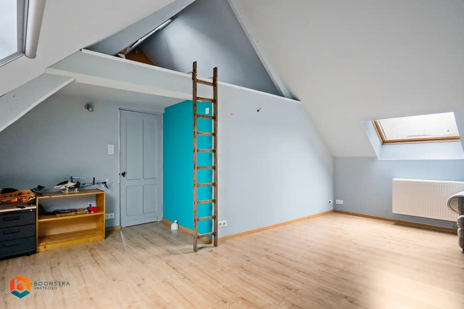 Zonevreemde woning met magazijn te Putte foto 21