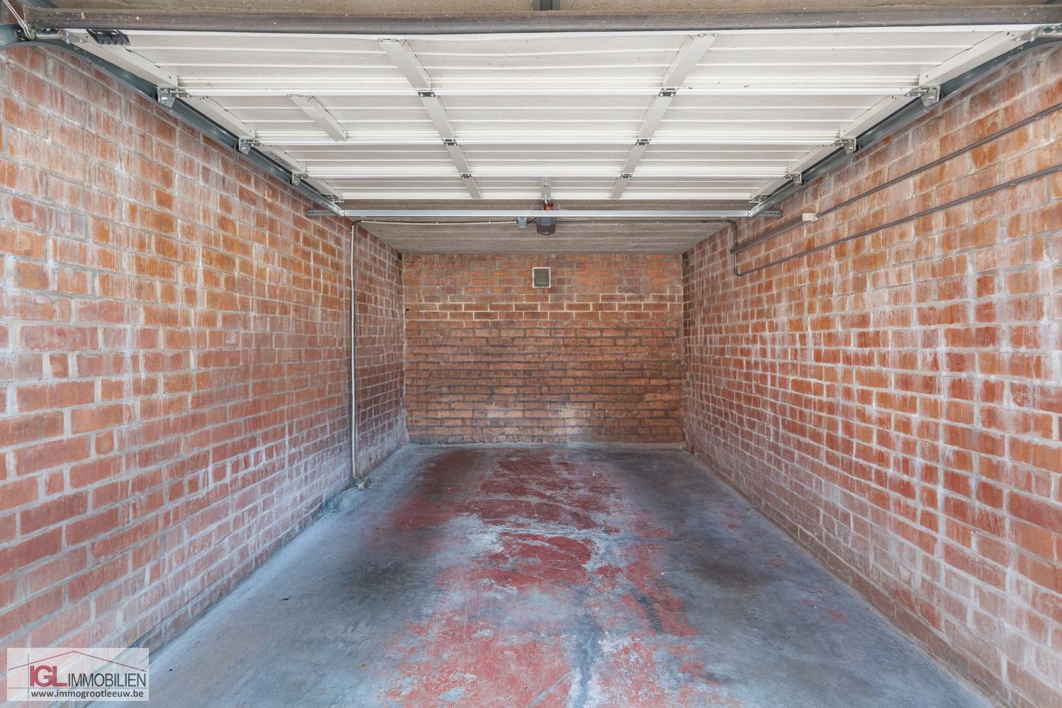 Modern appartement met 2 slaapkamers en garage! foto 12