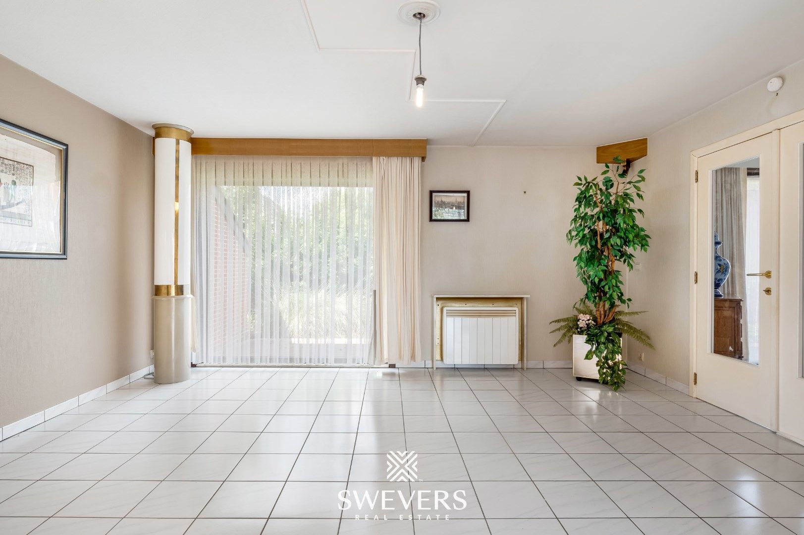 Moderne villa met magazijn op 18a 69ca foto 5