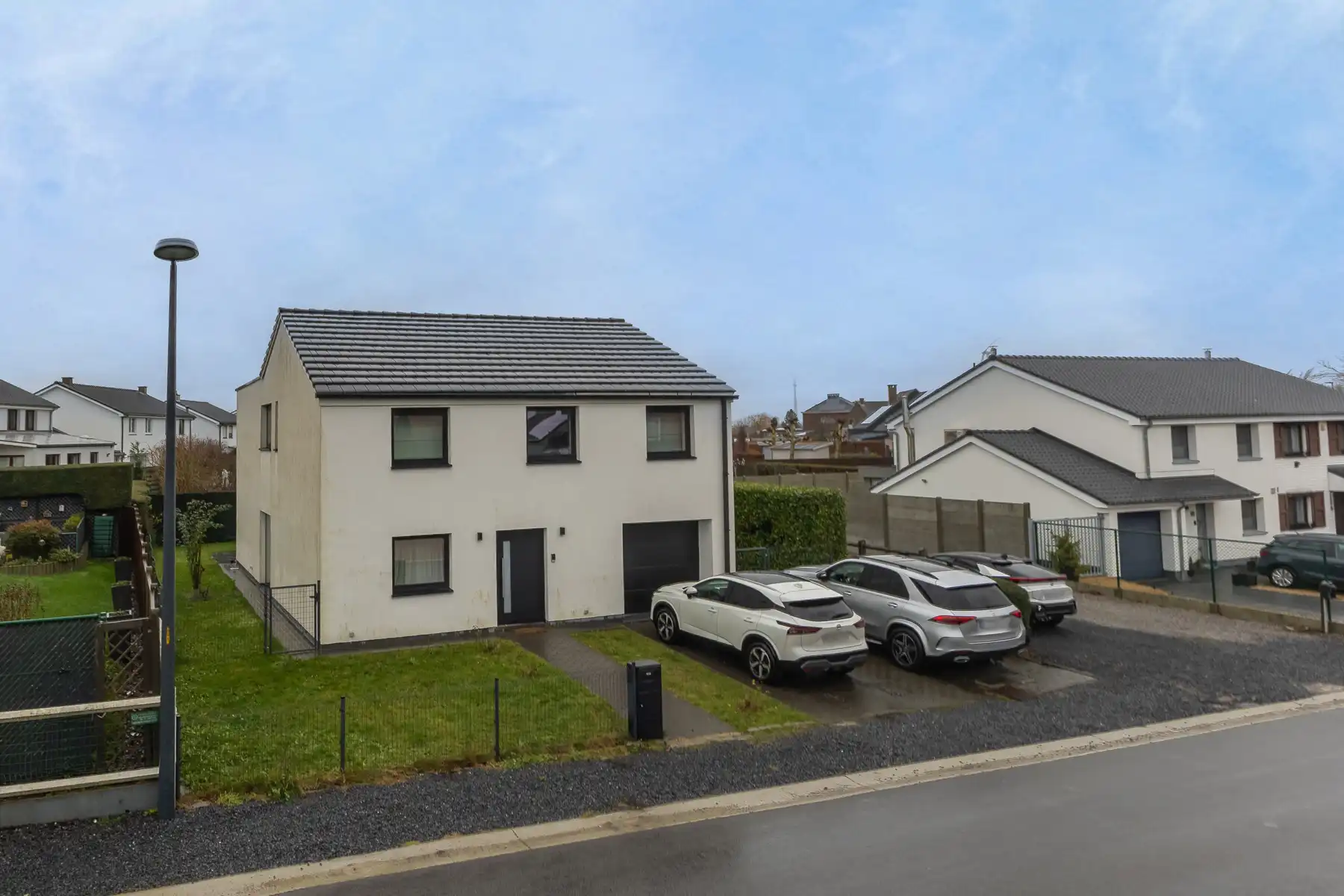 Gerenoveerde en goed onderhouden villa met 4 slaapkamers. foto {{pictureIndex}}