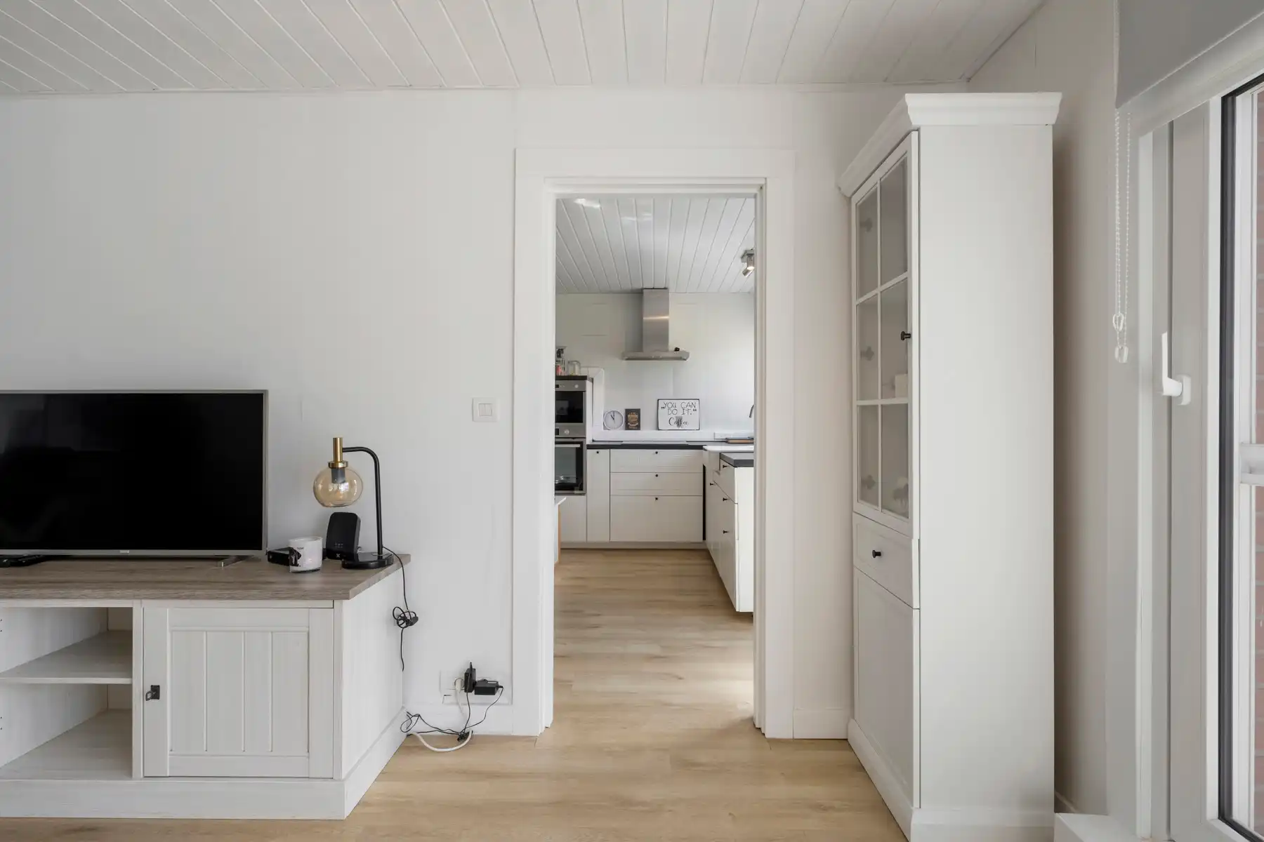 Volledig gerenoveerde woning met 4 slaapkamers te Diksmuide foto 5
