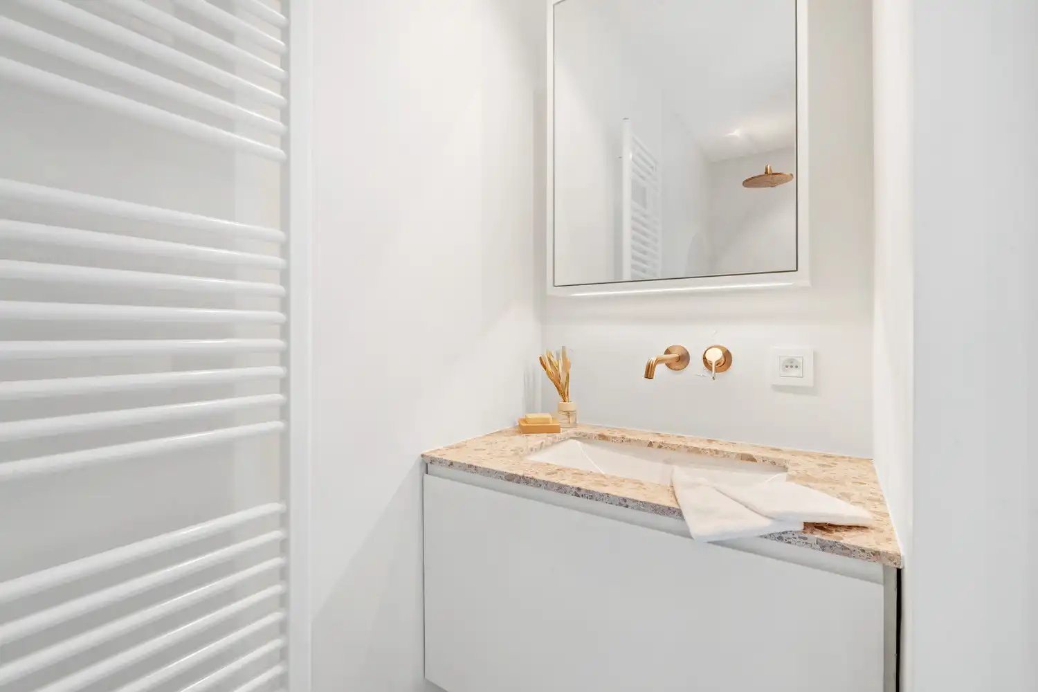 Prachtig appartement met een panoramisch uitzicht op zee foto 11