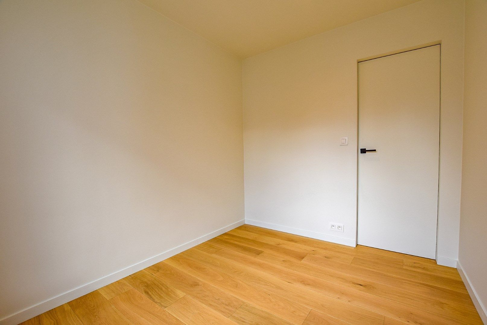 Kwalitatief gerenoveerd 2-slaapkamerappartment met zijdelings zeezicht en terras te Oostduinkerke-Bad foto 10