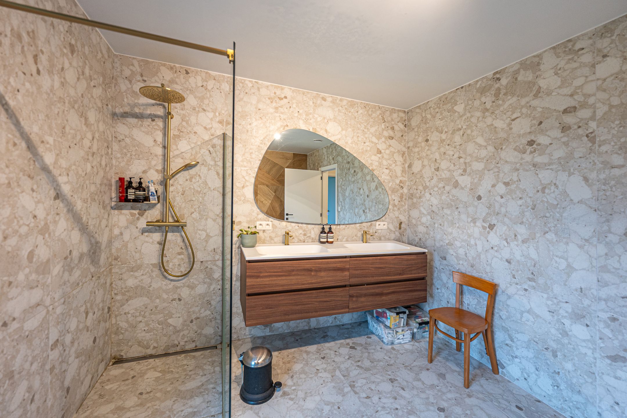 Hedendaagse villa met landelijke charme op 16 are perceel foto 19