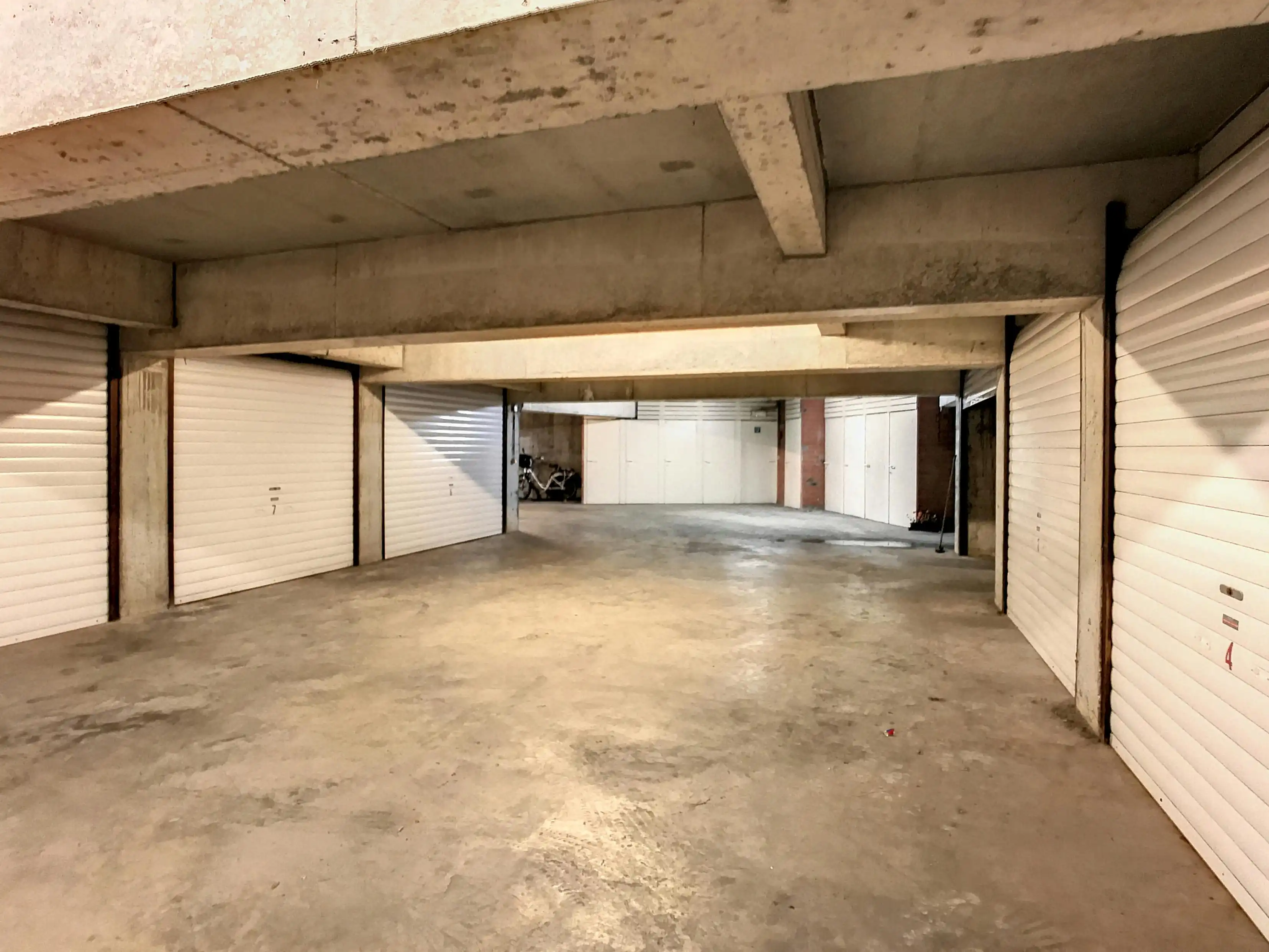 Garagebox in het centrum van Middelkerke! foto 7