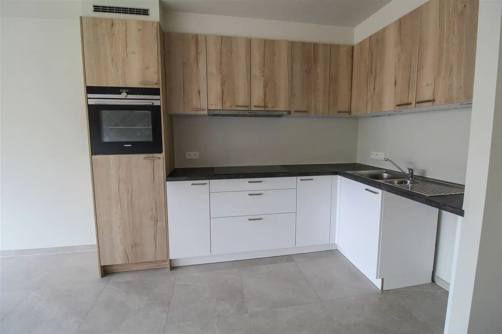 Uiterst charmante appartement op toplocatie te Sint-Niklaas foto 4