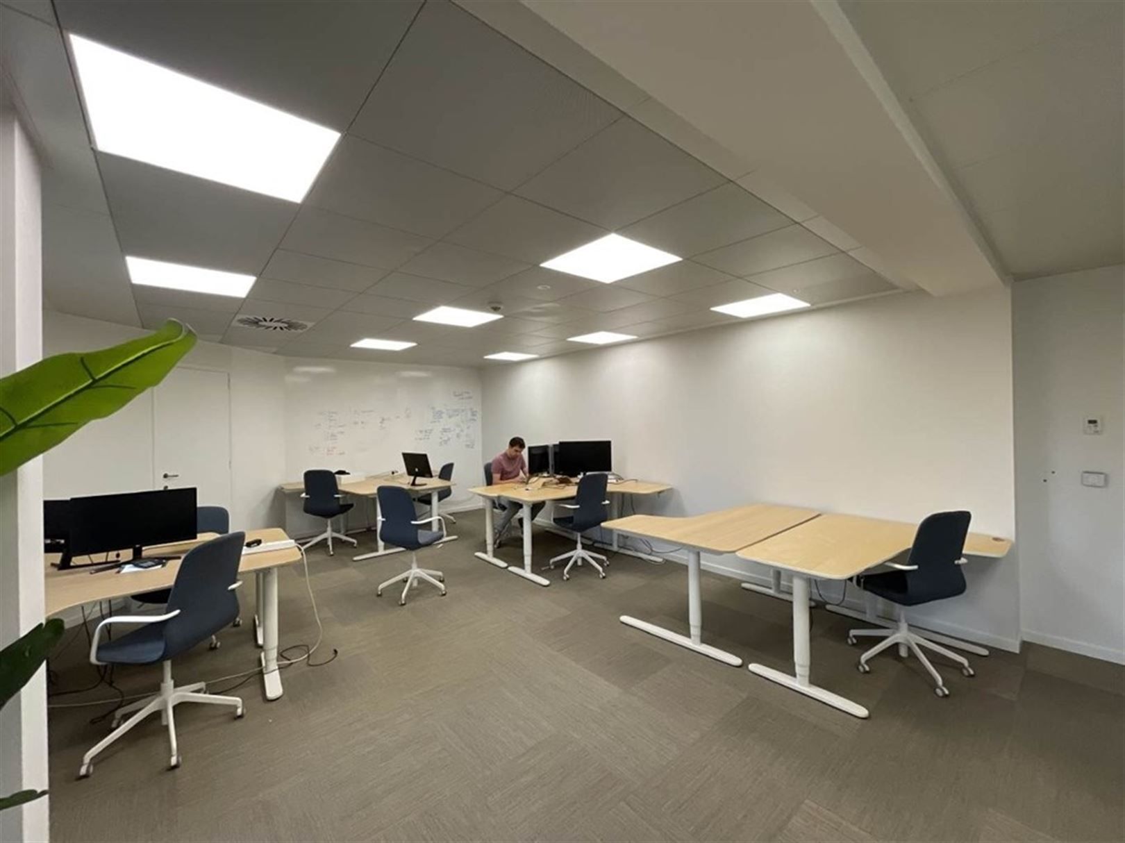 Kantoorgebouw foto 6