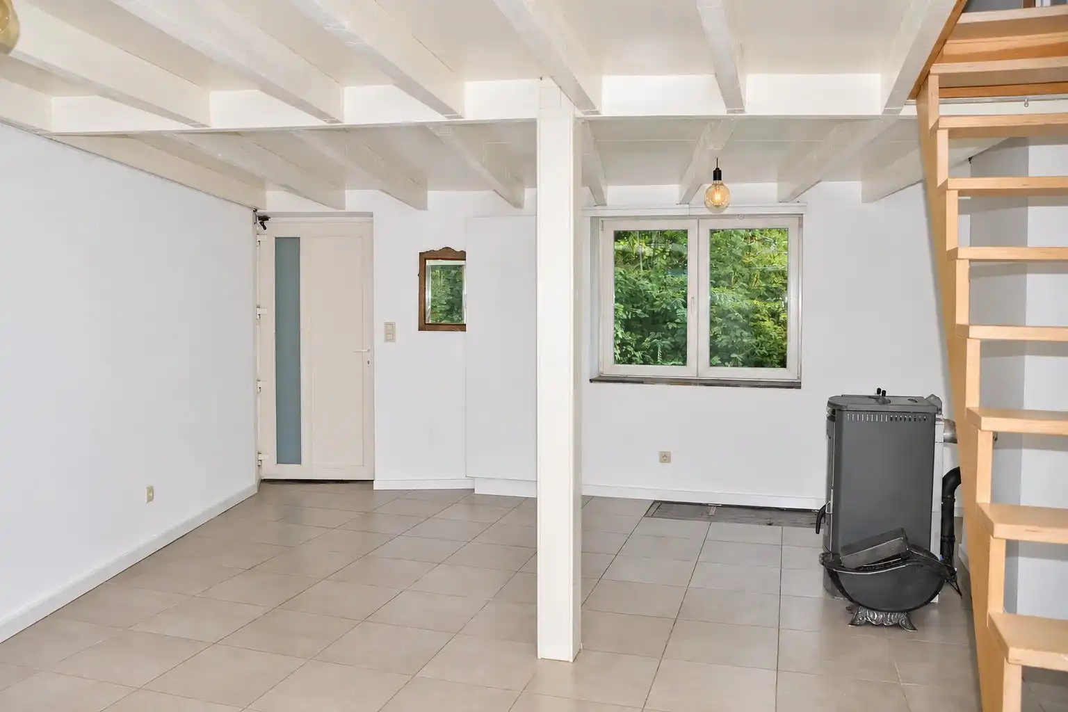 CHARMANTE, INSTAPKLARE WONING MET 2 SLPK'S EN ZUIDWESTGERICHTE STADSTUIN IN HARTJE BORGLOON foto 4