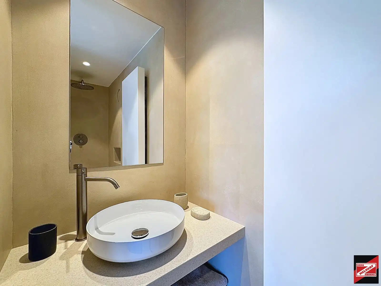 Halfopen te huur foto 21