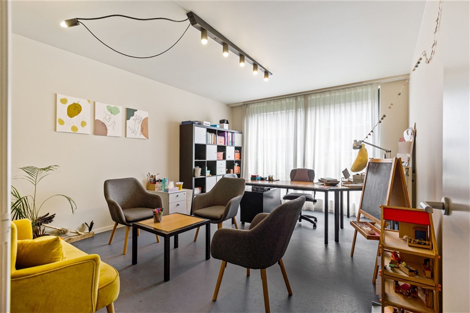 Kantoorgebouw te koop in Berchem foto 4