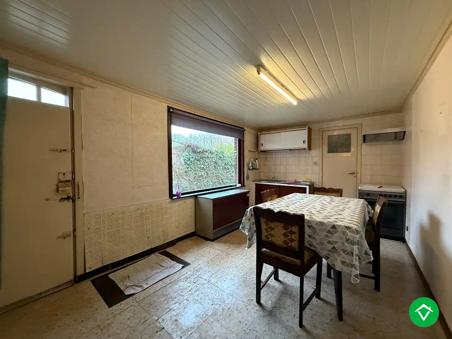 Ruime woning met 5 slaapkamers, garage en diepe tuin te Houthulst foto 7