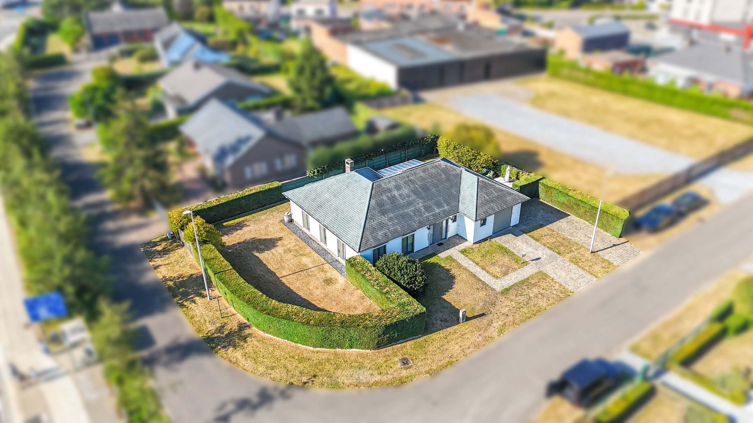 Gerenoveerde gelijkvloerse woning met 3 slpks en garage! foto 42