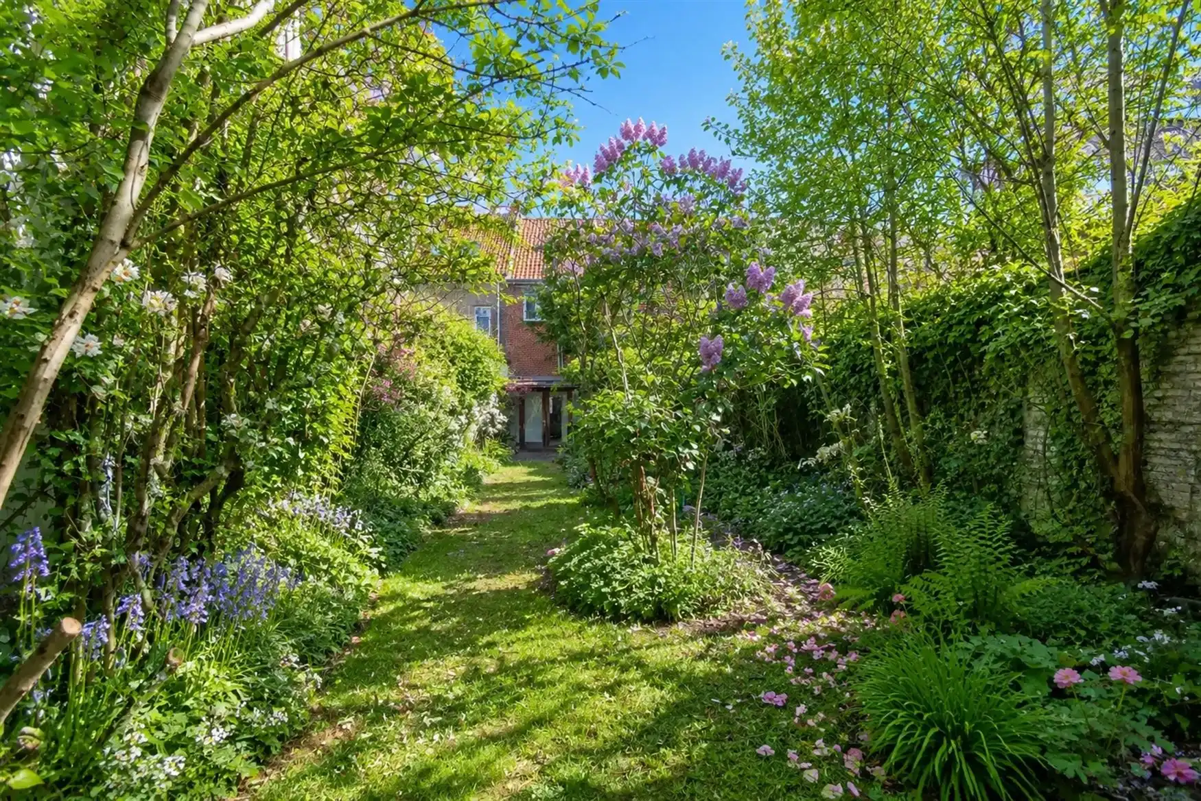 Karaktervolle renovatiewoning met zonnige tuin in Miljoenenkwartier foto 15