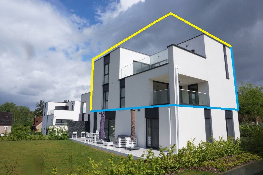Uitzonderlijk villa-appartement met 3 kamers en 2 staanplaatsen foto {{pictureIndex}}