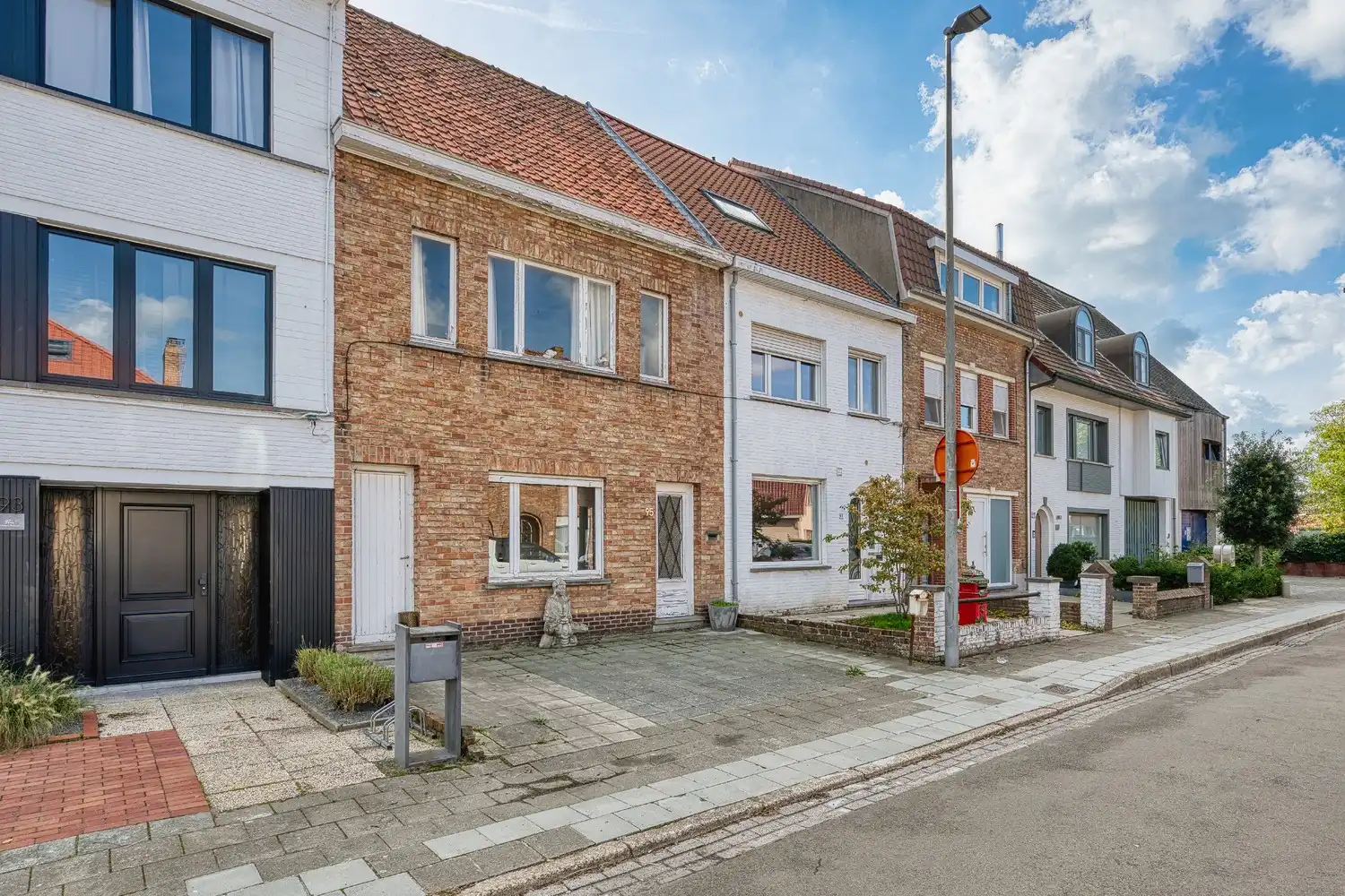 Hoofdfoto van de publicatie: Sint-Michiels, Supergoede ligging  Gezellig woonhuis met grote tuin op het zuiden