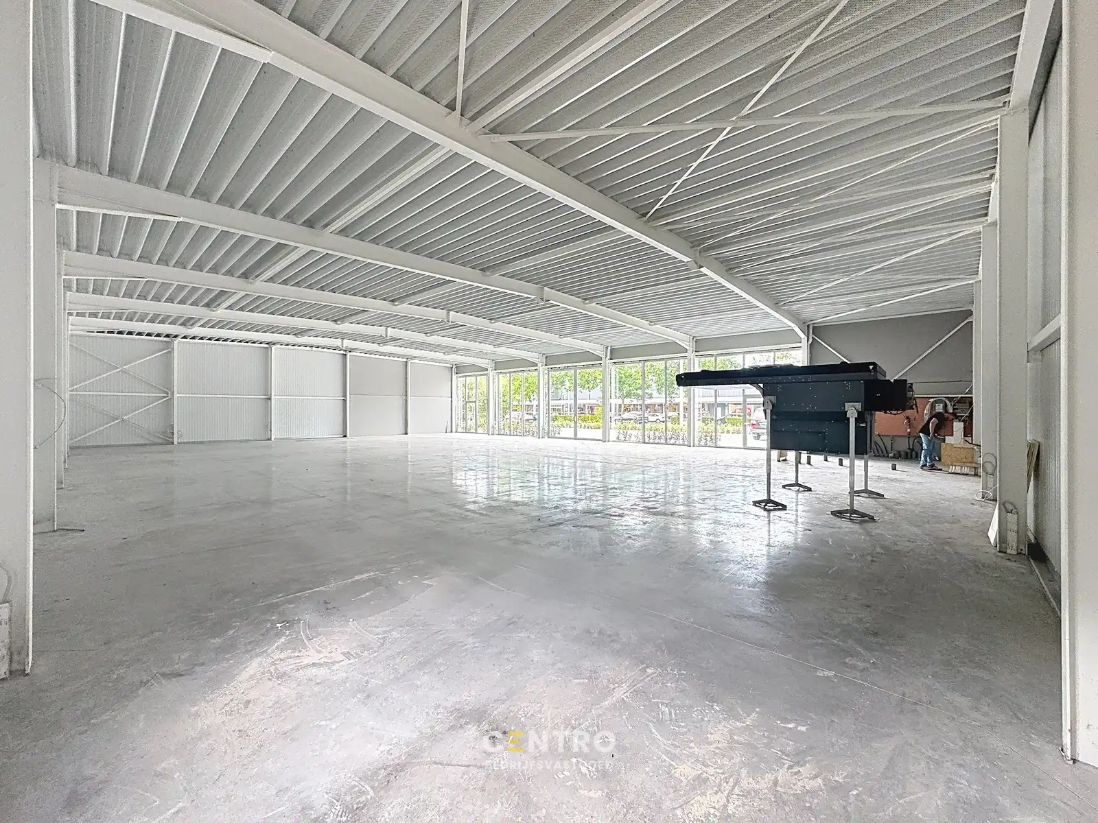 AAA-locatie: Nieuwe HANDELSRUIMTE (± 550m²) te huur met private parkeerplaatsen op het terrein. Langs DE Maalse Steenweg te Brugge (Sint-Kruis) foto 3
