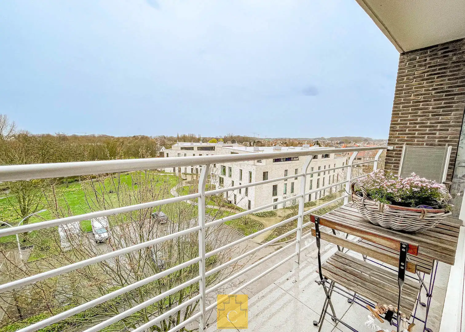 Stijlvol dakappartement met panoramisch uitzicht foto 5