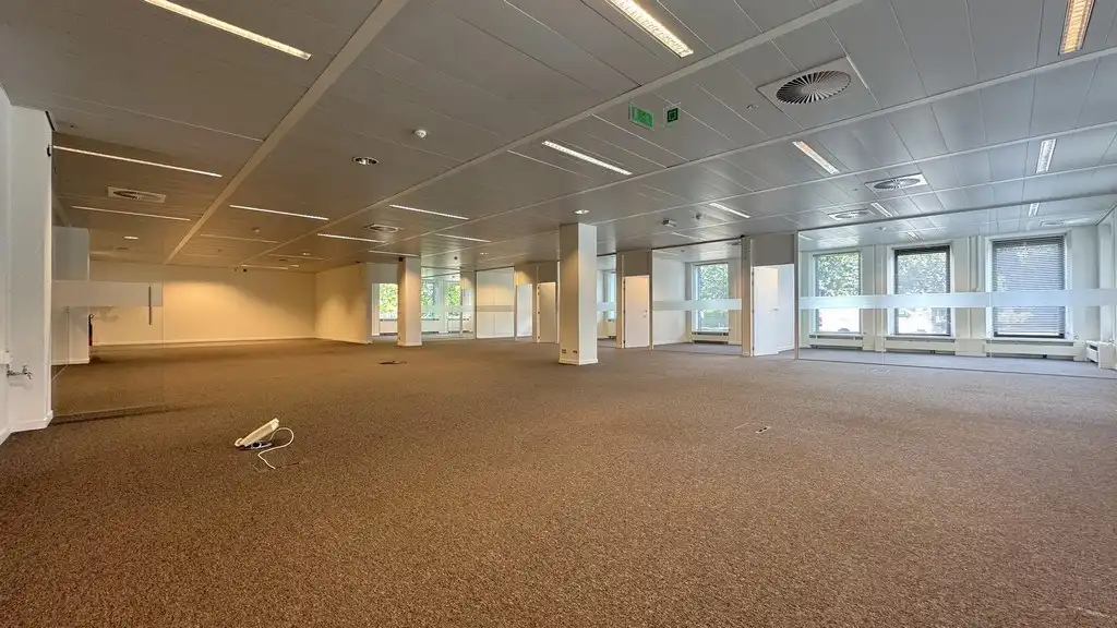 Instapklare kantoren te huur vlakbij E19 in Kontich foto 4