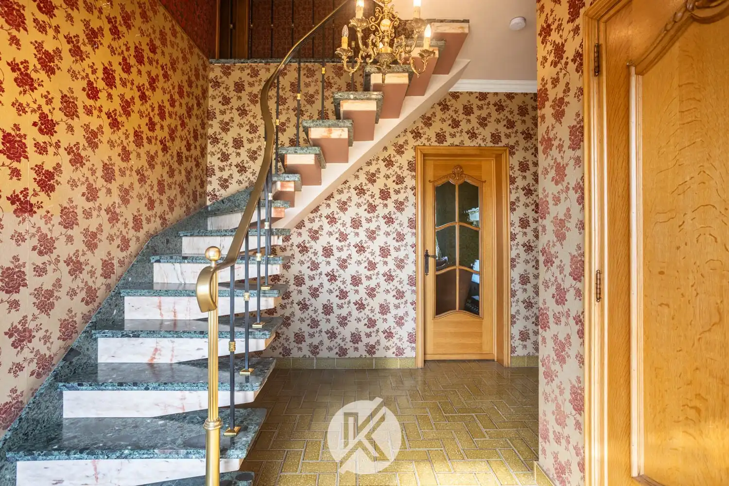 Robuuste woning met omliggende weides foto 8