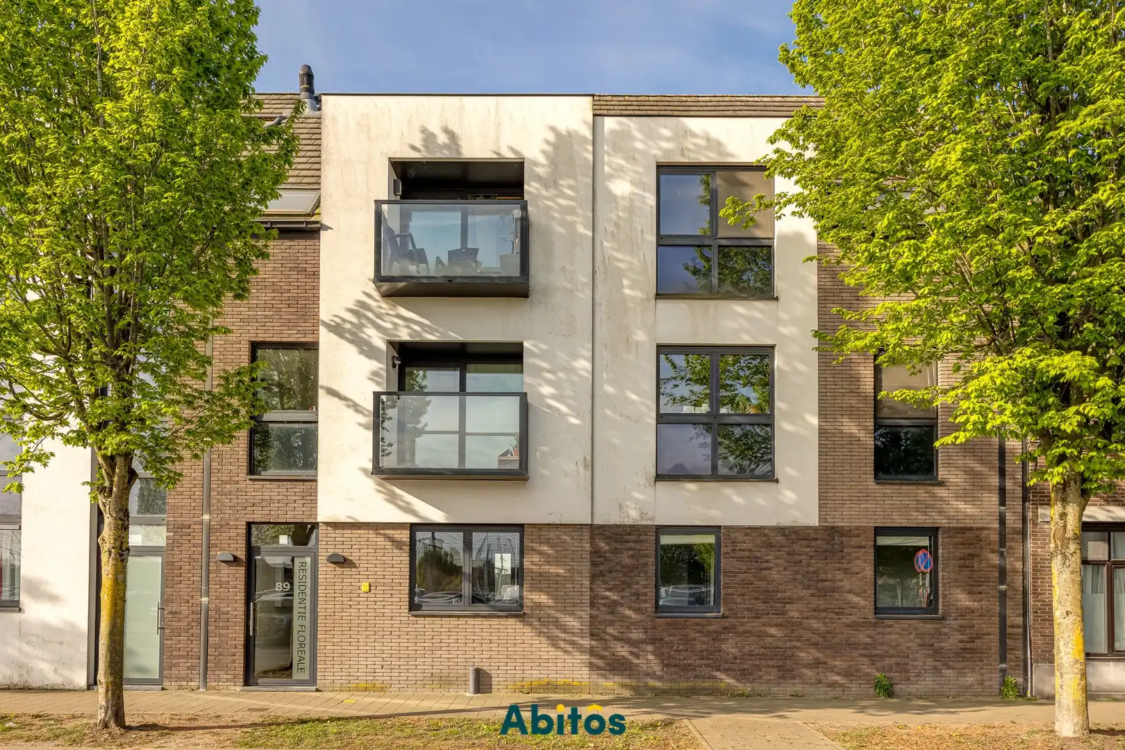 Gelijkvloers appartement met drie slaapkamers foto 2