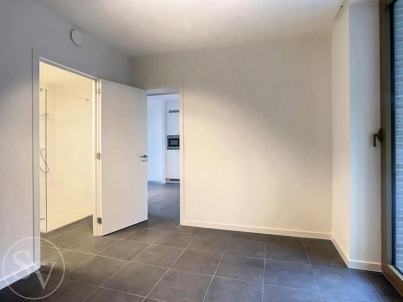 Nieuwbouw appartement, 1 slpk, terras en parking. foto 10