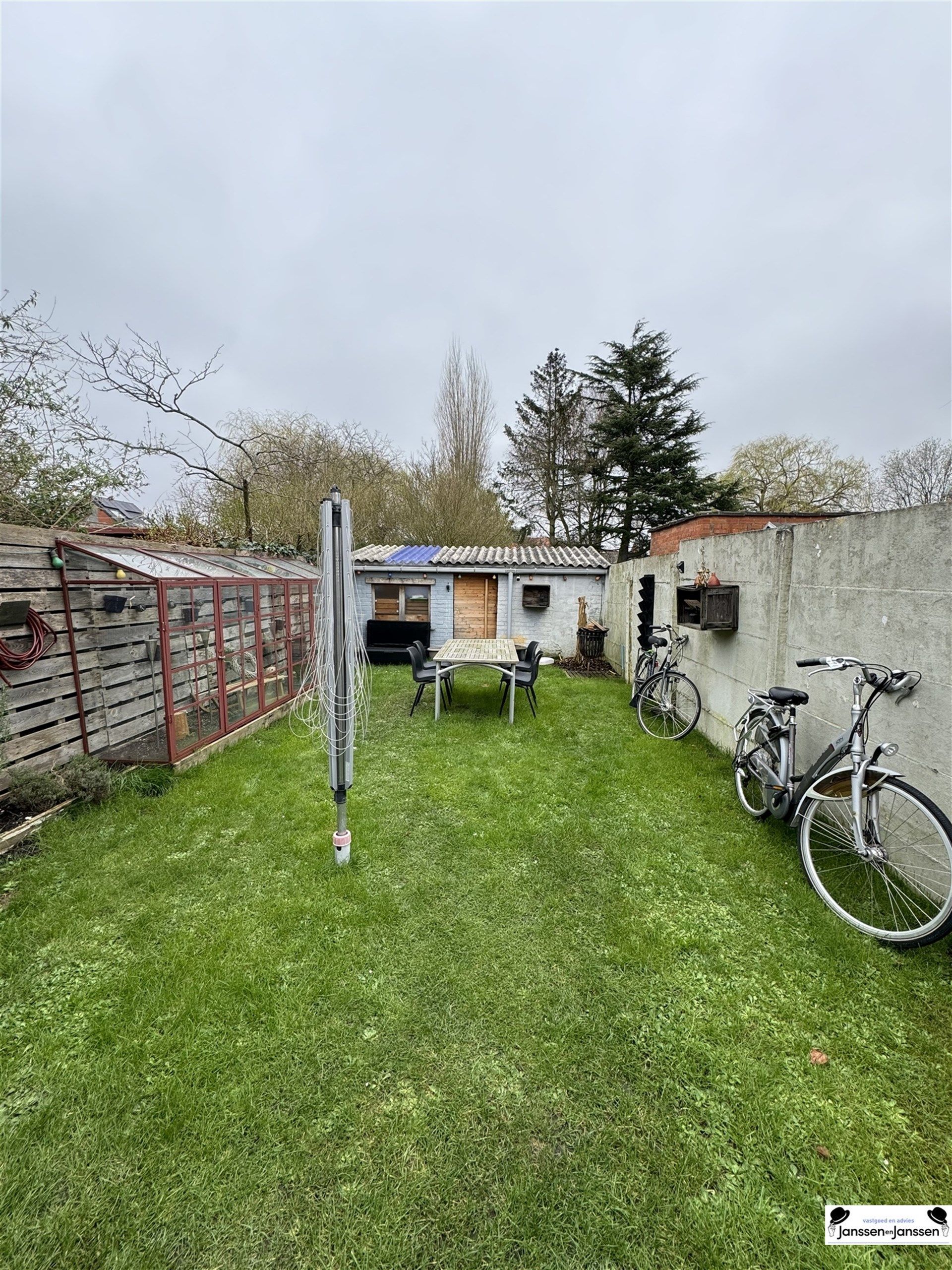 Gerenoveerde gezinswoning met 4 slaapkamers in Wilrijk  foto 22