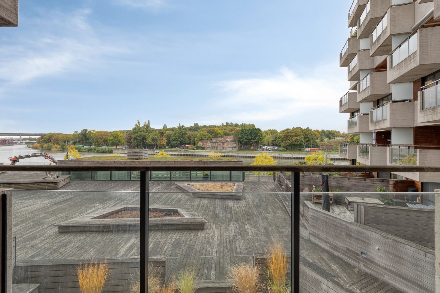 3 slaapkamer, 2 badkamer appartement met terras en parkings foto 9