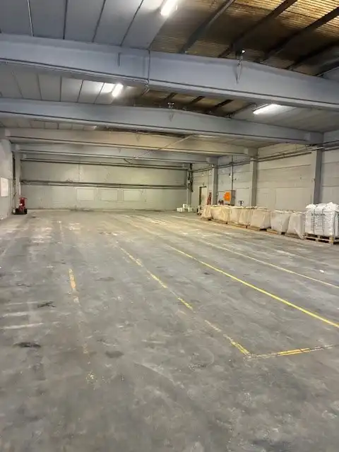 4 magazijnen met verschillende afmetingen in Sint-Niklaas foto 9