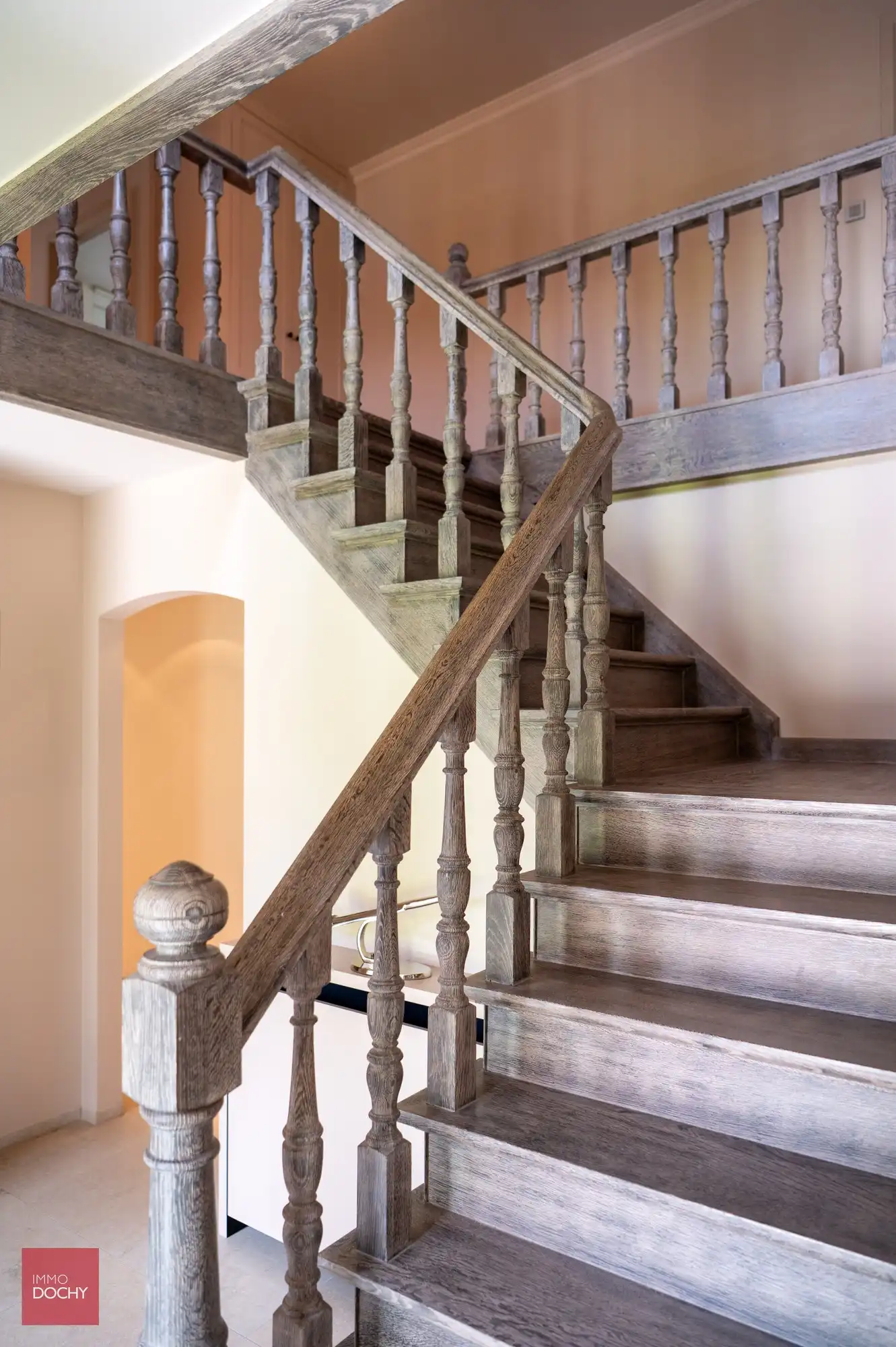 Centraal gelegen recente LUXE - VILLA met praktijkruimte in groene omgeving | Hernieuwenstraat foto 9