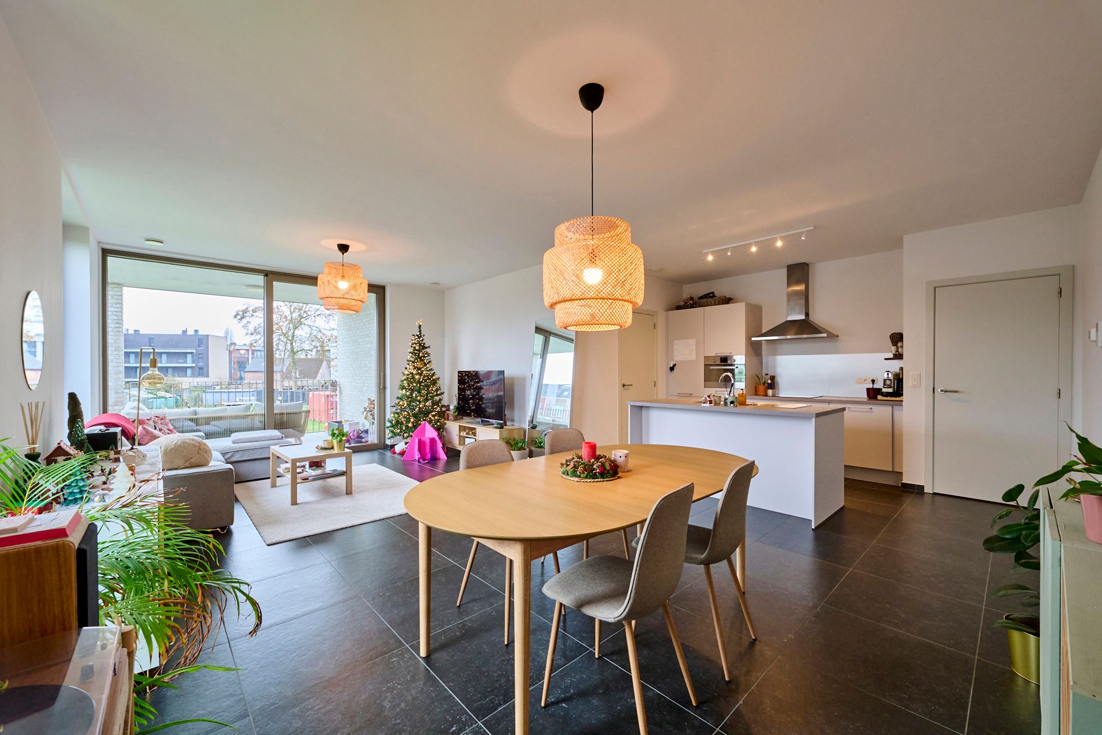 Energiezuinig 2 slpk appartement - terras - parking foto 2